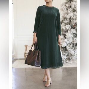 {Dainty Jewells} Teal Pleated Midi Dress